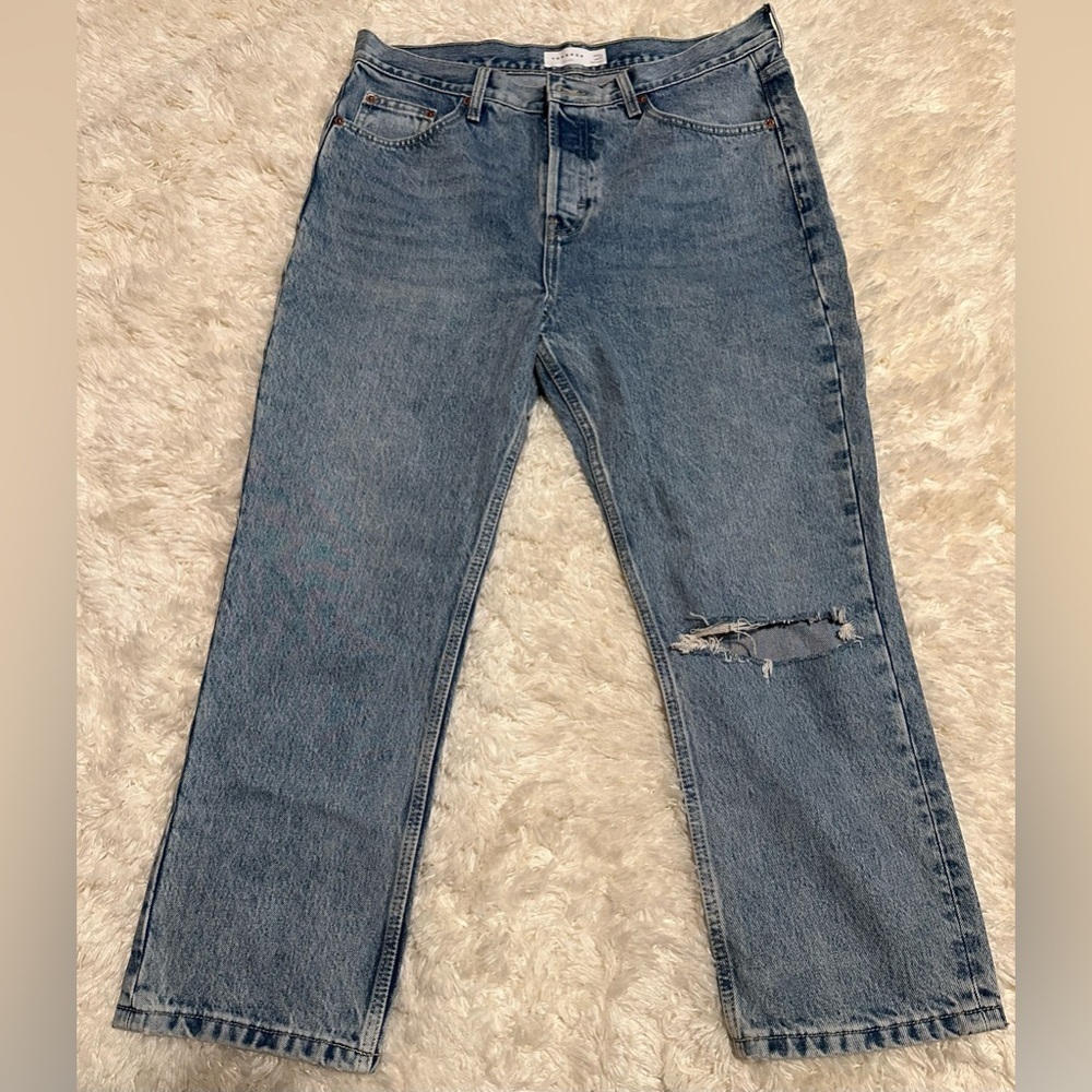 TOPSHOP Women’s Size 32 Light Wash Denim Blue Jeans EUC**